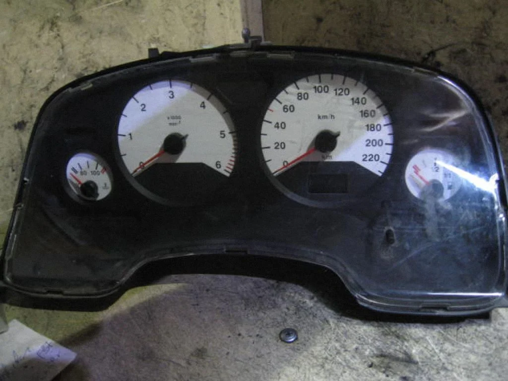 Speedometer (instrument cluster) 09228771GB