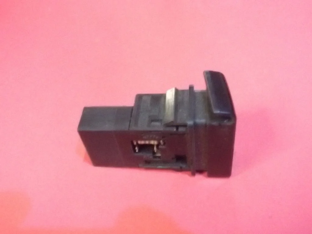 Hazard light switch 75280