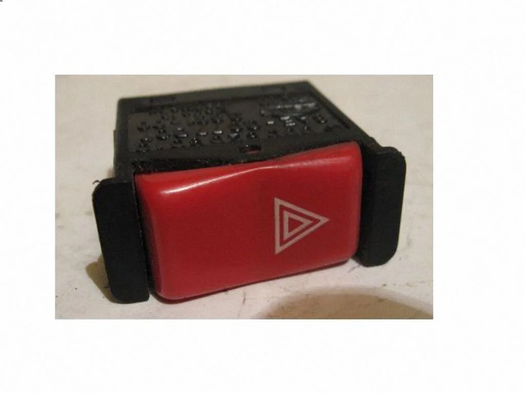 Hazard light switch – centre