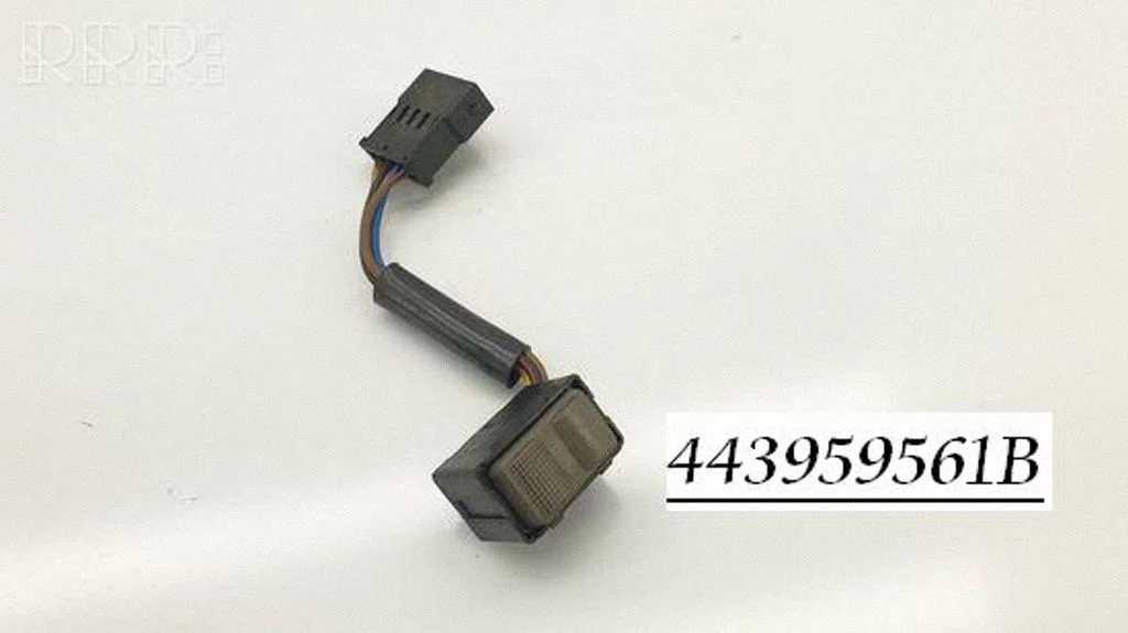 Katuseluugi lüliti 443959561B
