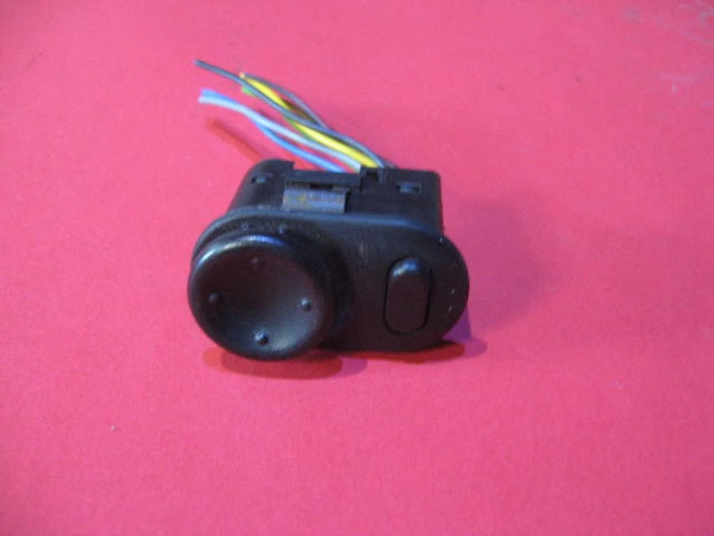 Wing mirror switch 90569752