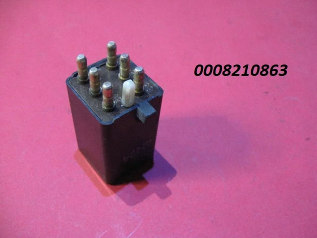 Hazard warning light relay 0008210863