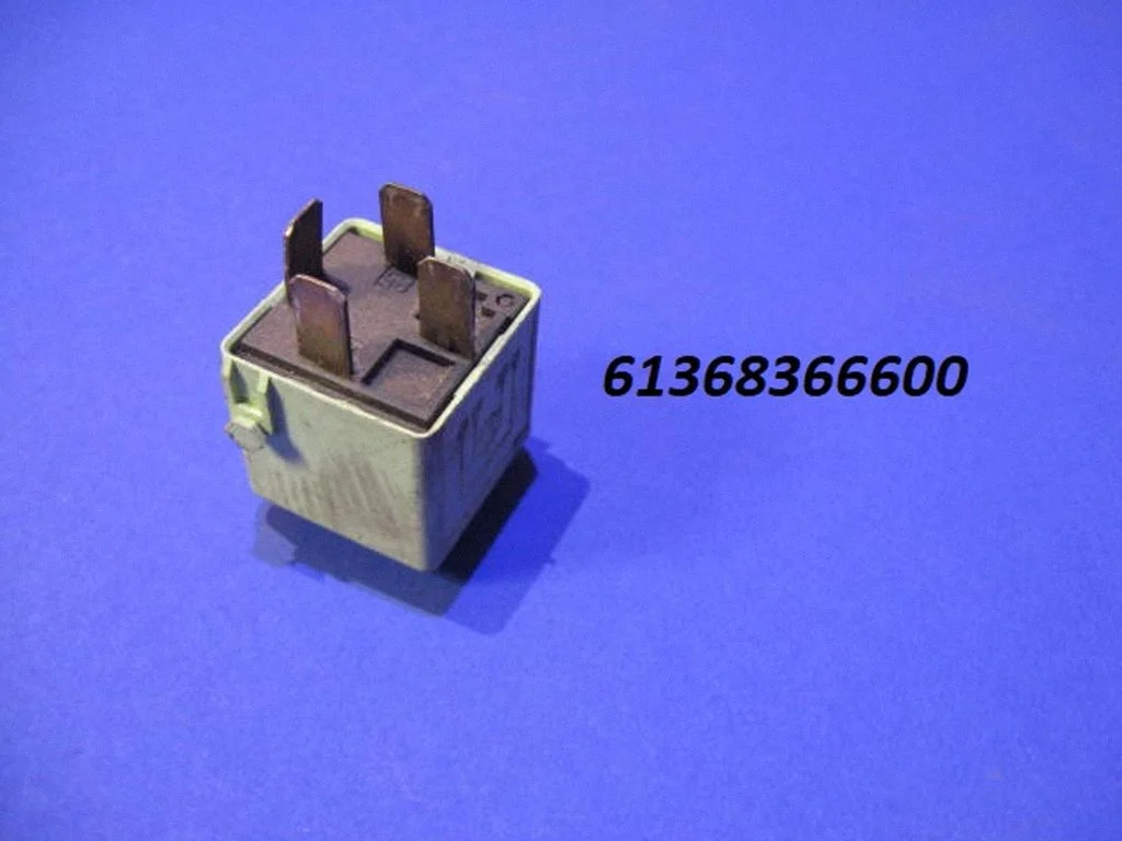 Avārijas gaismu relejs 61368366600