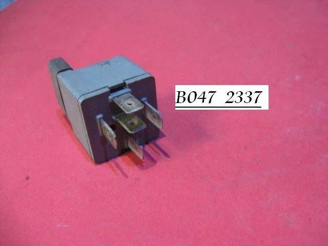 Fuel pump relay – Renault Laguna I (1994-2000)