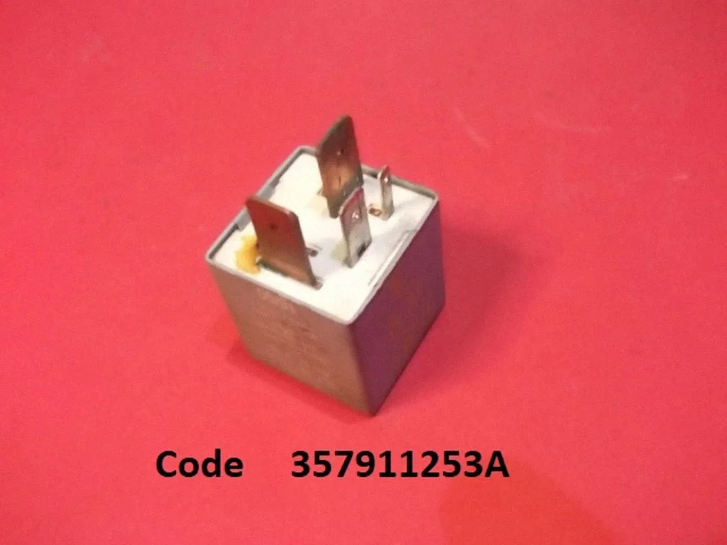 Przekaźnik pompy paliwa 357911253A