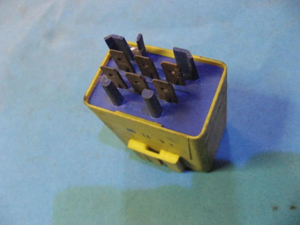 Klaasipuhastite intervallrelee – Volvo 740 (1988-1992)