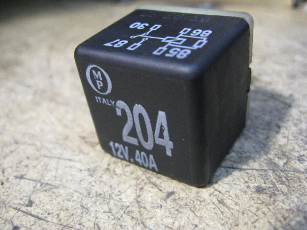 Logu tīrītāju relejs 431951253H