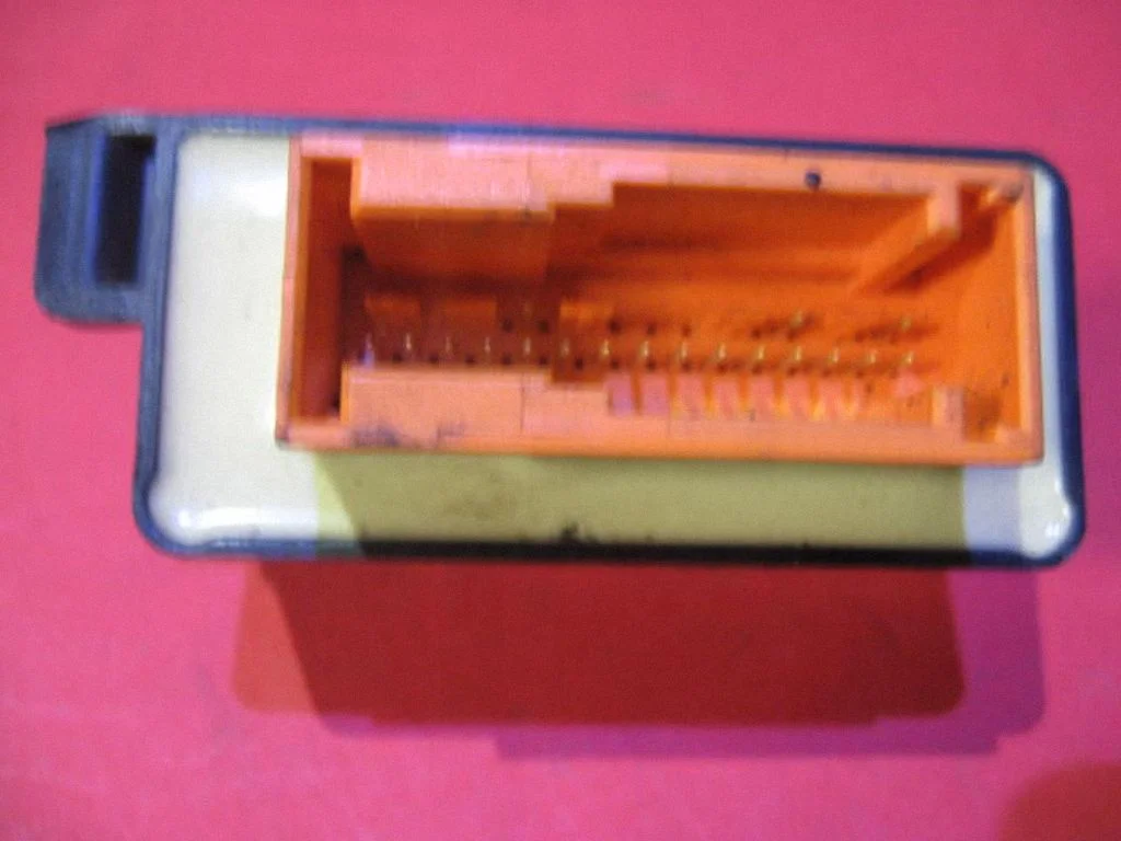 Drošības spilvenu vadības bloks 7700841176A