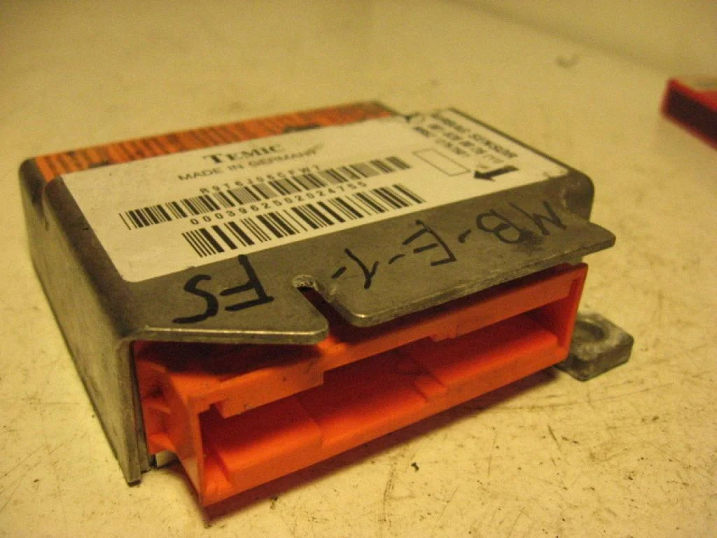 Drošības spilvenu vadības bloks 0018200026