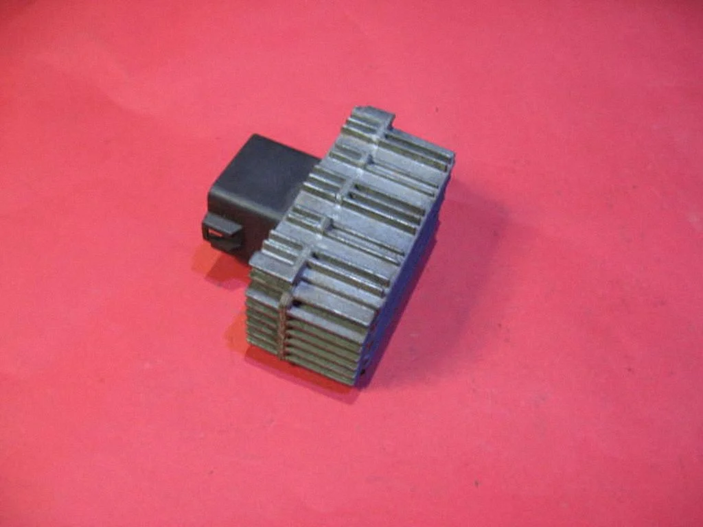 Eelsüüteküünalde relee 09132691