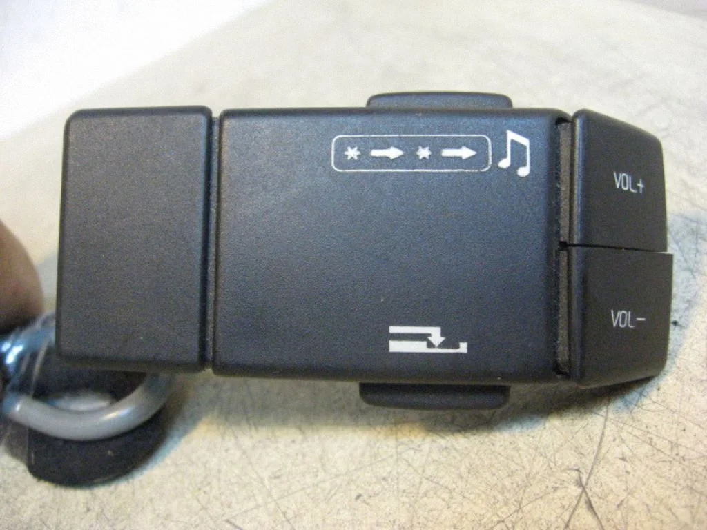 Wiper turn signal indicator stalk/switch – right