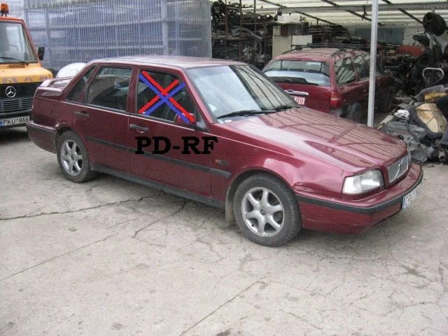 Pagrindinis priekinių durų stiklas (keturdurio)