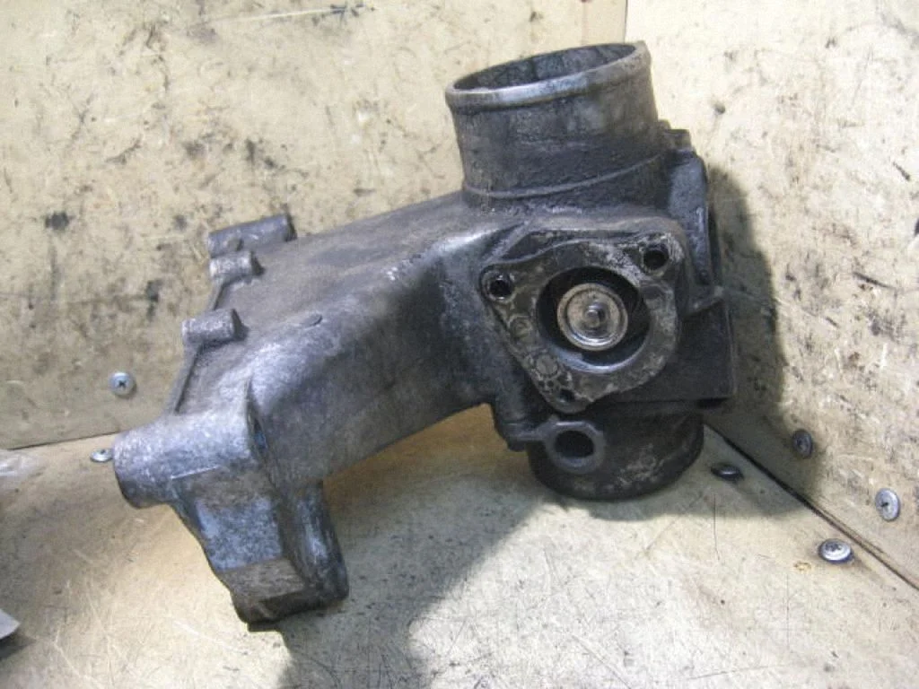 EGR valve 036147