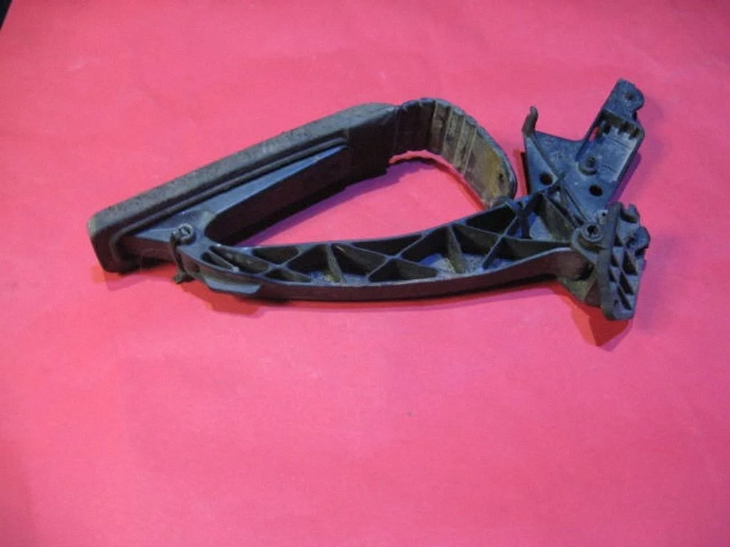 Accelerator throttle pedal – Mercedes-Benz E-Class W210 (1995-2002)