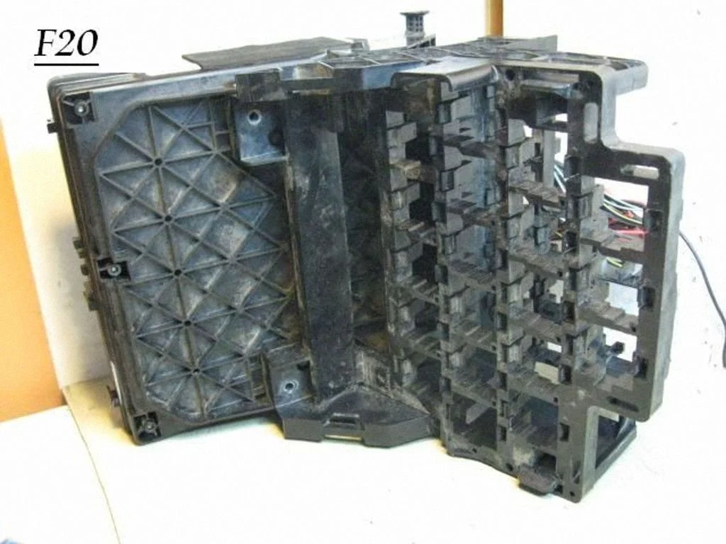Fuse module – Seat Alhambra (Mk1) (1996-2010)