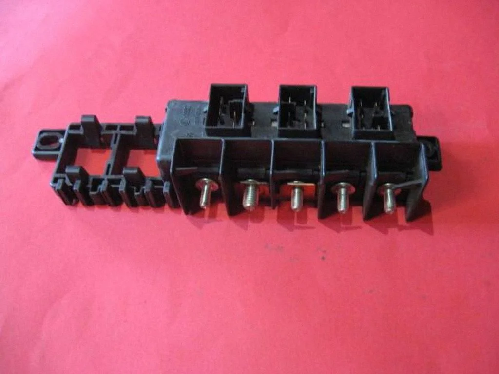 Fuse module – Volkswagen Passat B5.5 (2001-2005)