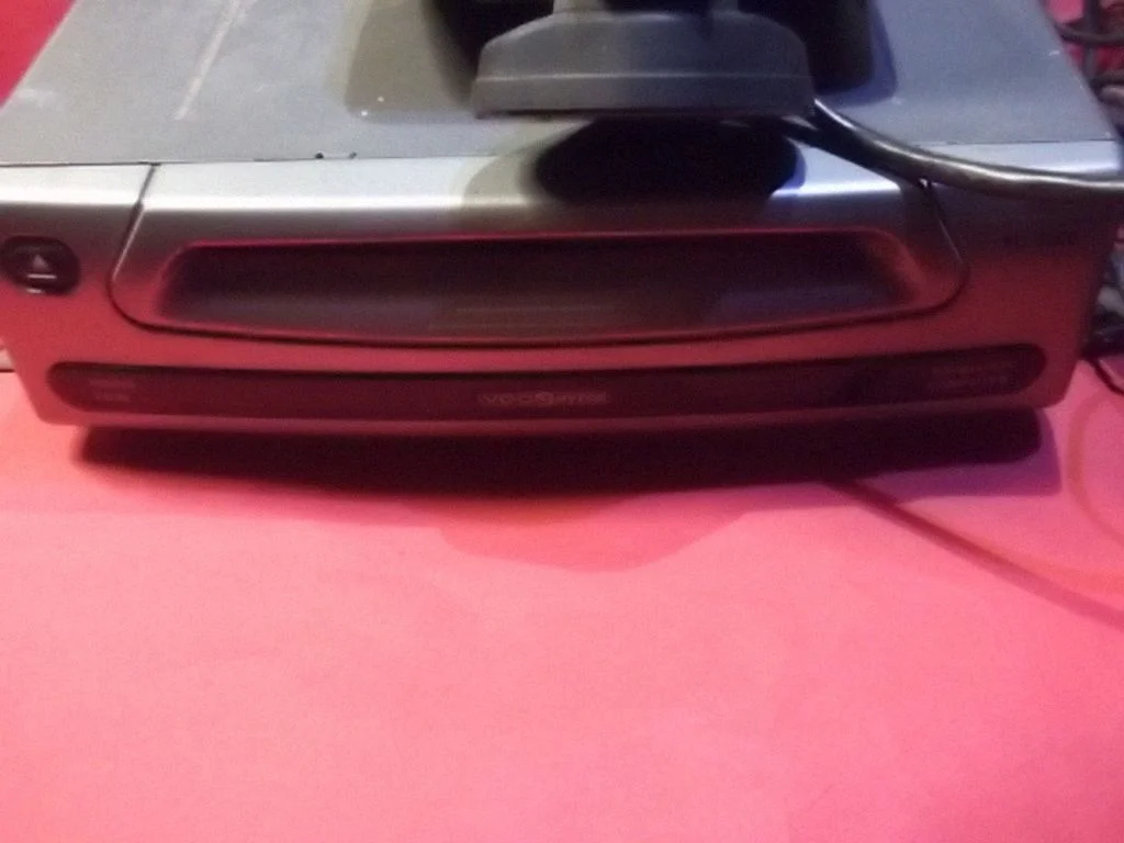 Radio/CD/DVD/GPS head unit 21CFR104010