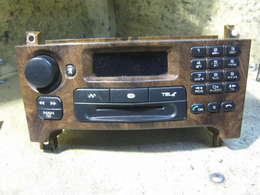 Radio/CD/DVD/GPS head unit JE3000UJ