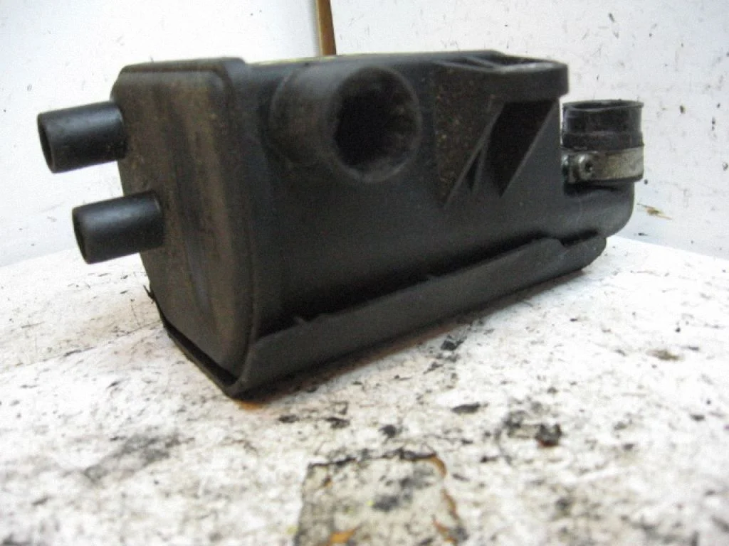 Karteriventilatsioon/-toru(d)/-voolik(ud) – Volvo S40, V40 (1995-2004)
