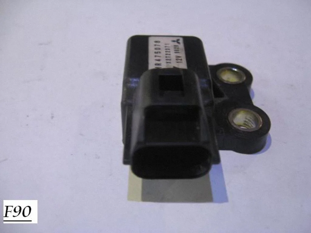 Drošības spilvenu trieciena sensors – Mitsubishi Pajero Sport I (1996-2008)