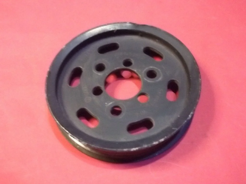 Roolivõimendi pumba rihmaratas – Skoda Superb B5 (3U) (2001-2008)