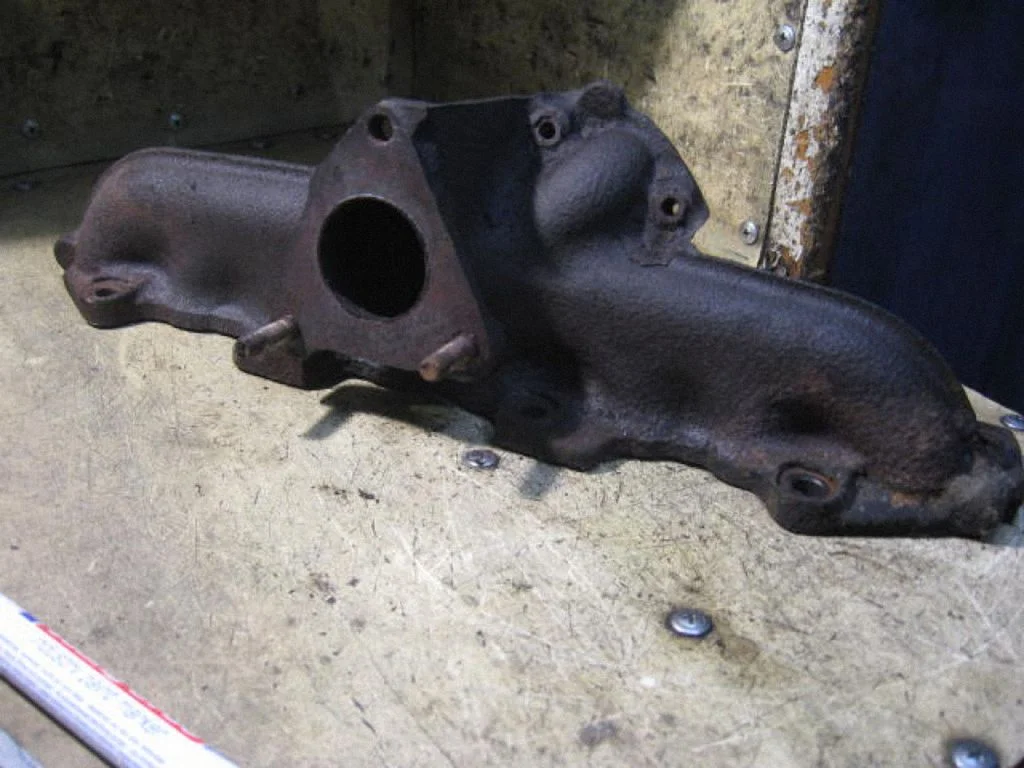 Exhaust manifold 2683143110