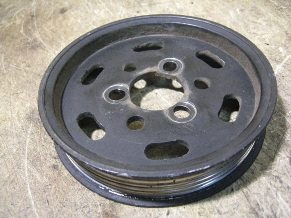 Stūres pastiprinātāja sūkņa skriemelis 038145255B