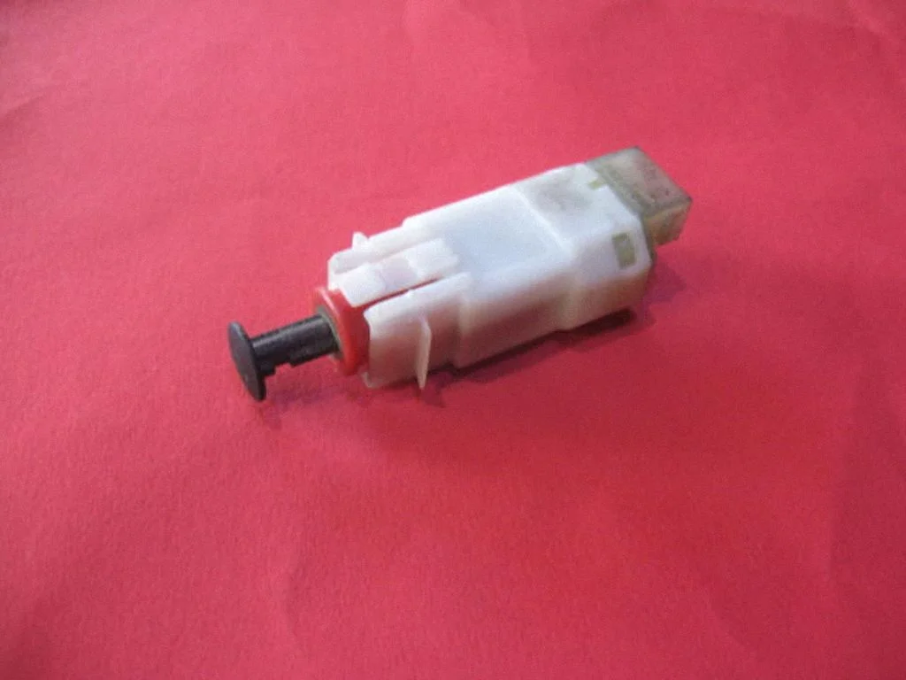 Clutch pedal sensor 90492444