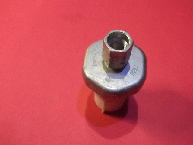 Gaisa kondicioniera spiediena devējs F68H19D594AA