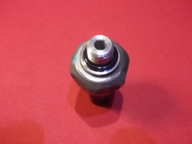 Gaisa kondicioniera spiediena devējs T142CP810