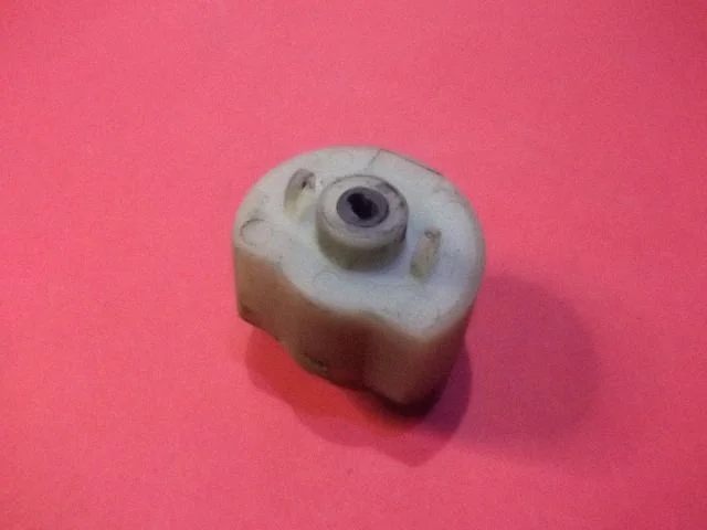 Süüteluku kontaktid 90052497