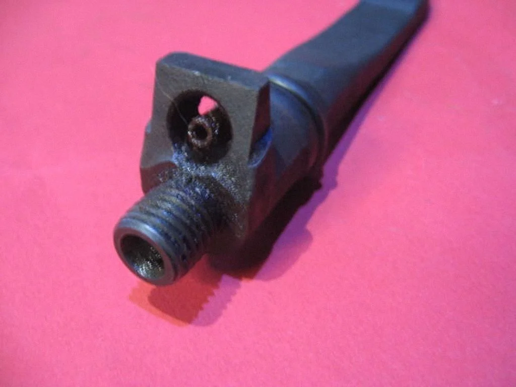 Fuel Injector clamp holder 095158400