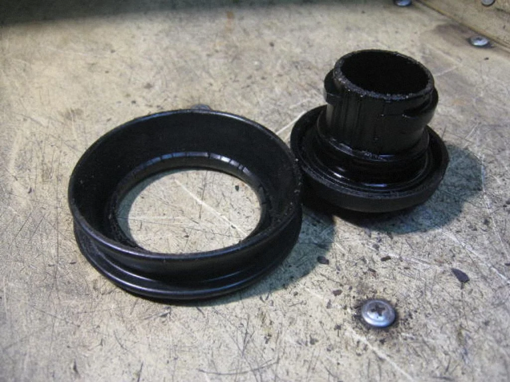 Oil filler cap – left