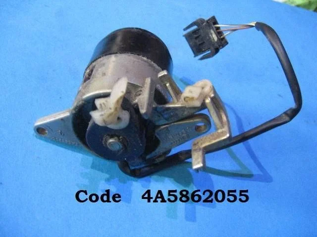 Tailgate exterior lock – Audi A8 S8 D2 4D (1994-2002)