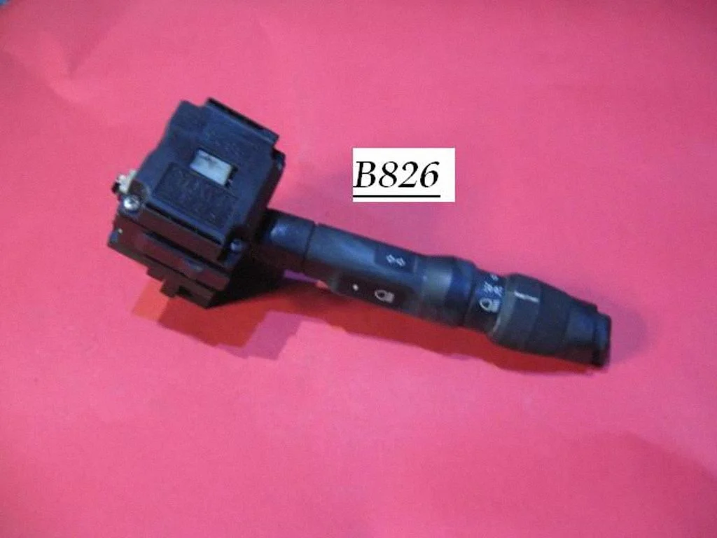 Logu tīrītāju svira B826