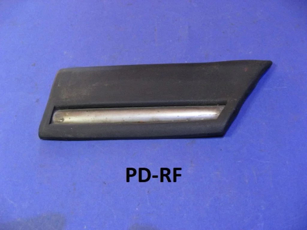 Poritiiva iluliist (molding) 9047685