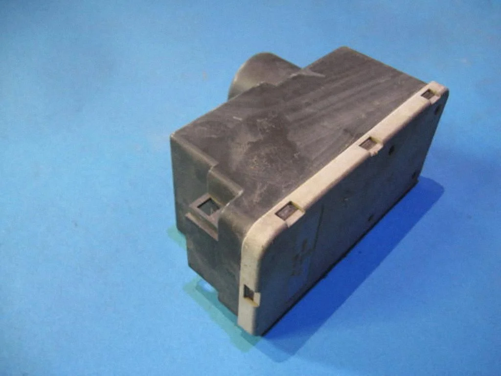 Central locking vacuum pump – Volkswagen Bora (1998-2005)