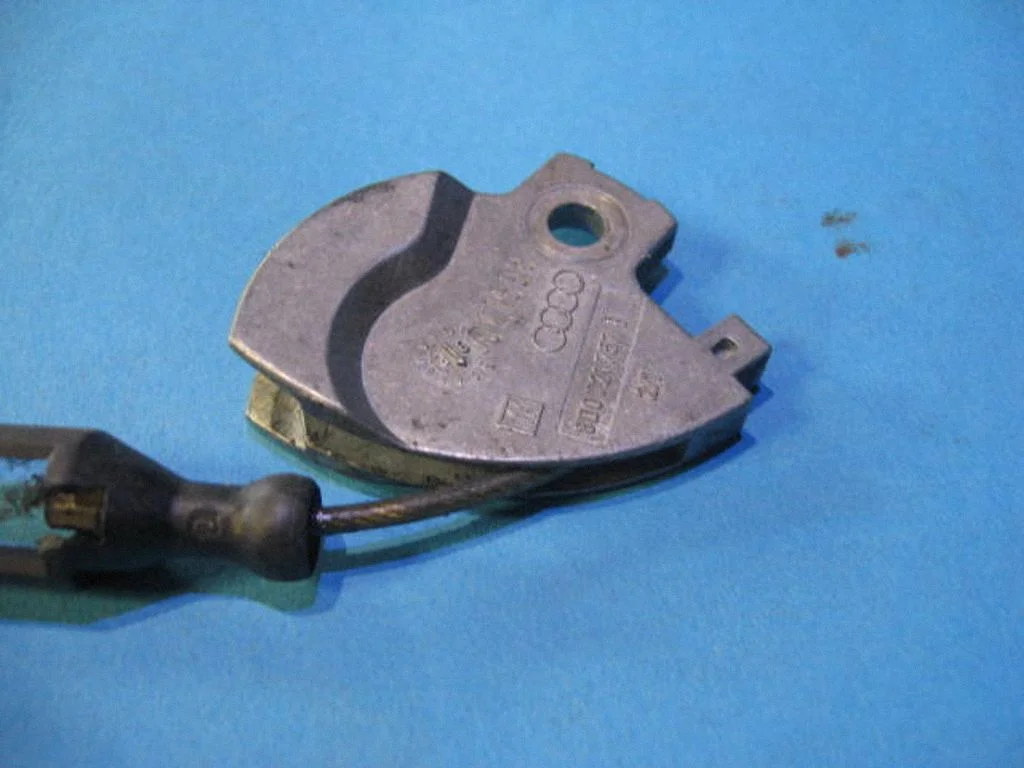 Gaasitross – Audi A4 S4 B6 8E 8H (2001-2005)