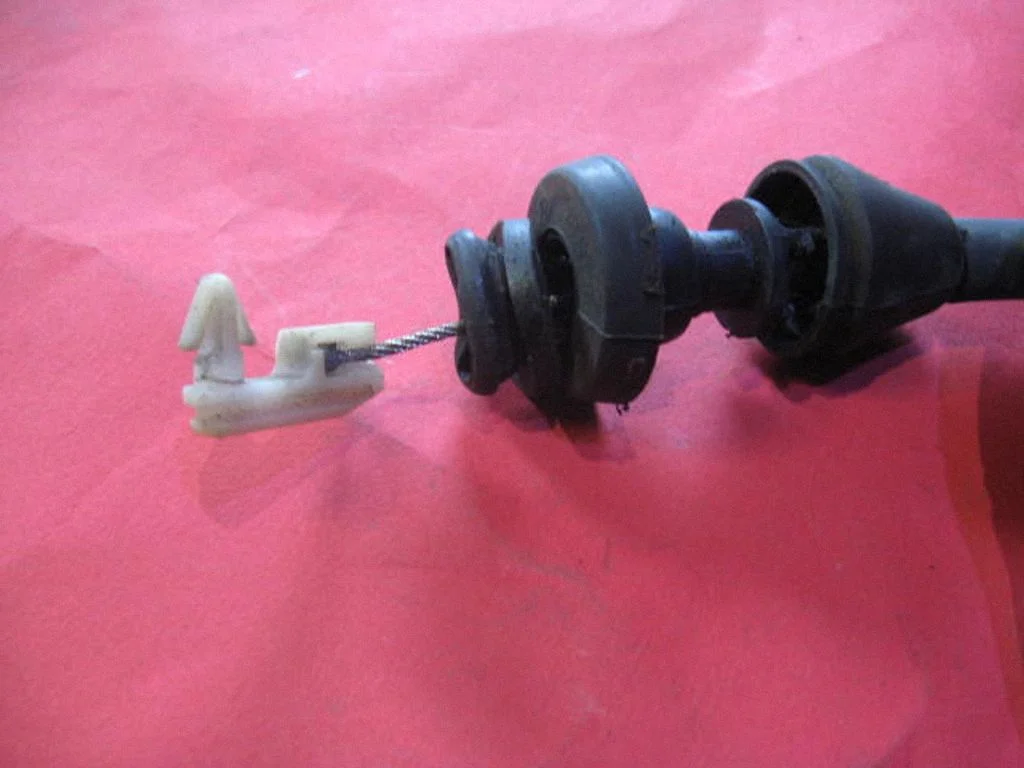 Throttle cable 22TDL150