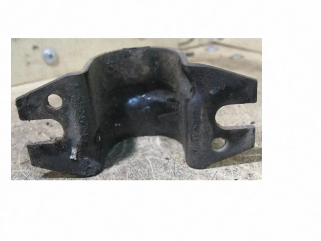 Sway bar bush bracket, front 90581398