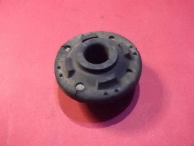 Radiaatori kinnitusklamber 4768375