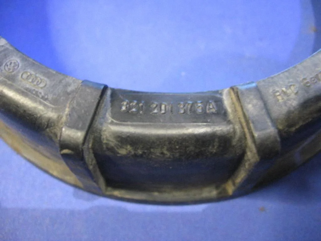 In tank fuel pump screw locking ring/nut 321201375A