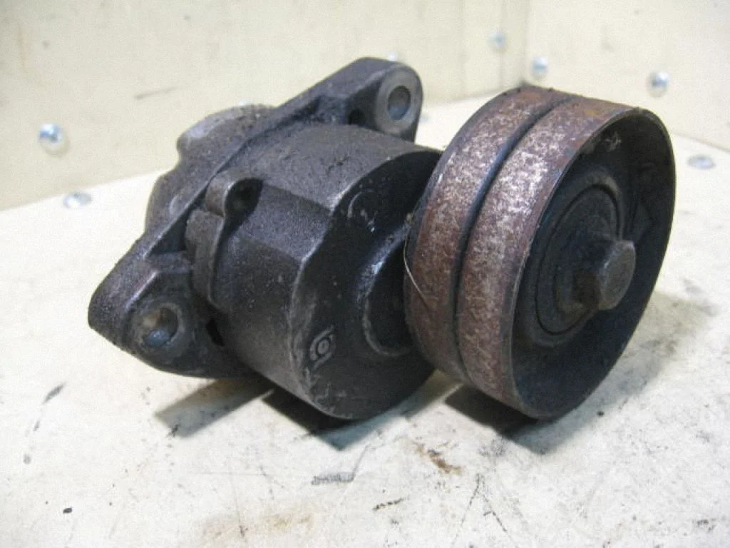 Alternator belt tensioner – Opel Vectra B (1996-2002)