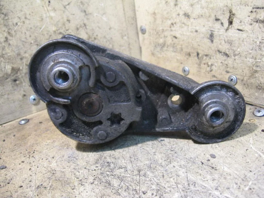Napinacz paska alternatora 31251252