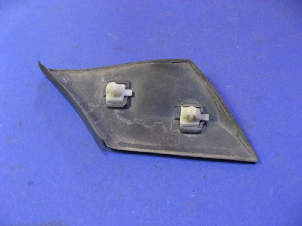 Tagumise poritiiva liist – Volkswagen Passat B4 (1994-1996)