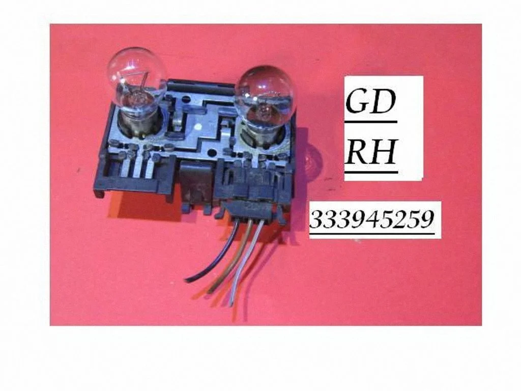 Tail light bulb cover holder – Volkswagen Passat B4 (1994-1996)