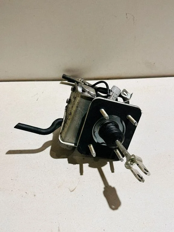 Master brake cylinder 13811010610