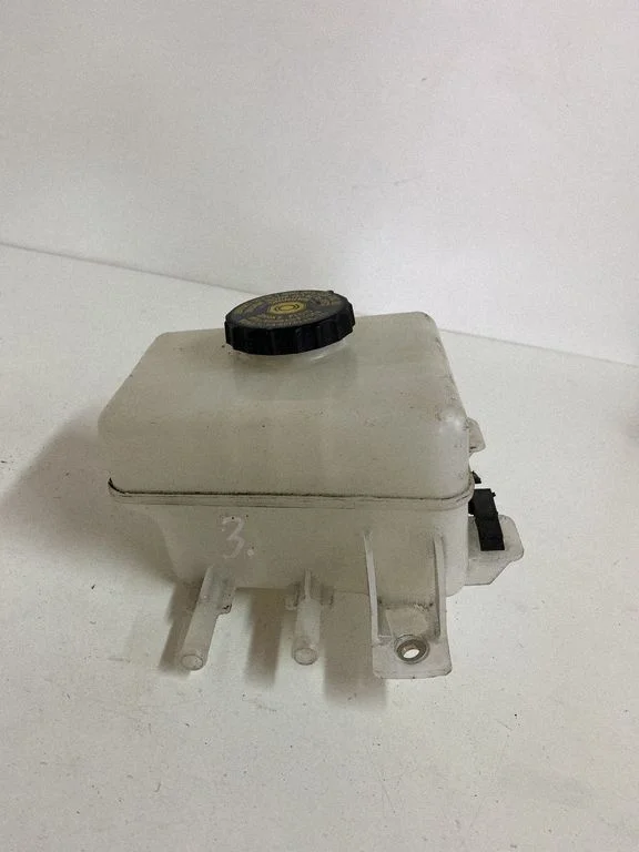 Brake fluid reservoir 240520