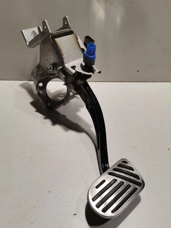Brake pedal – KIA EV6 (2021-)