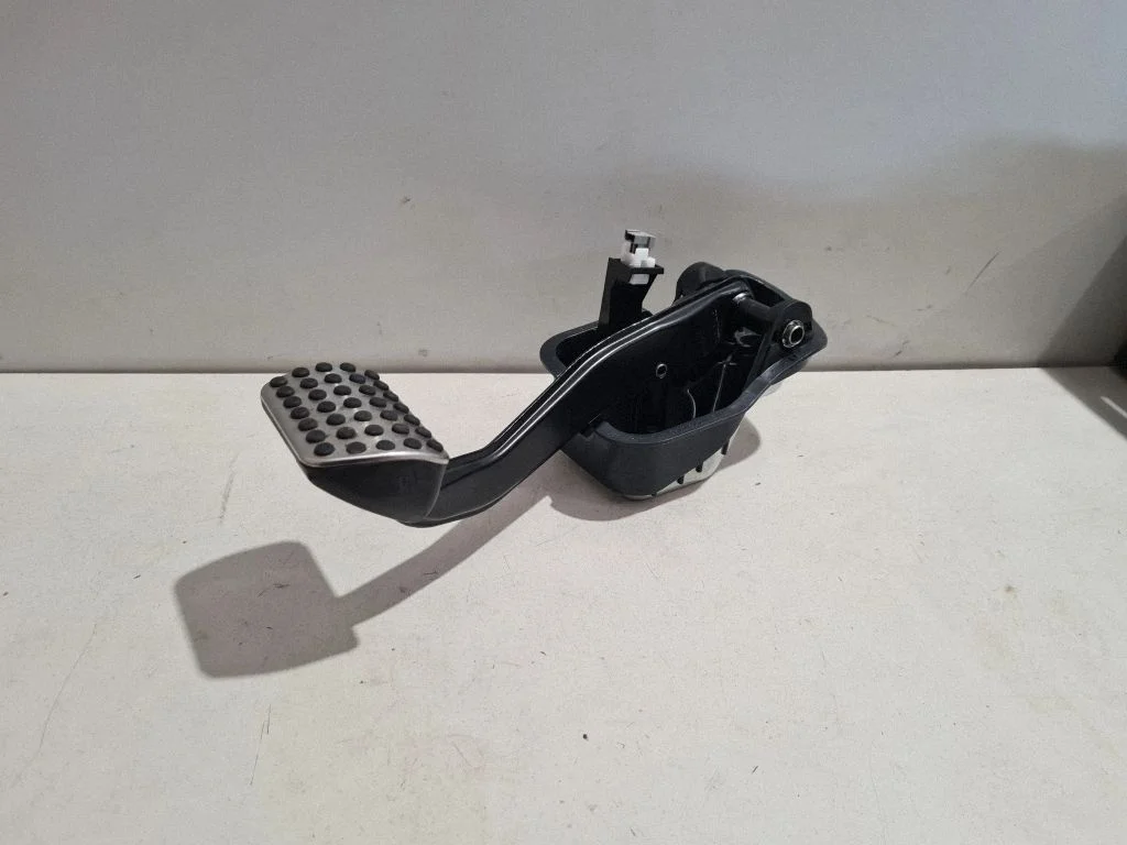 Brake pedal A2222940001